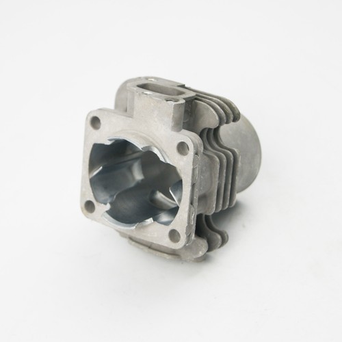 Water cooled cylinder head - water,